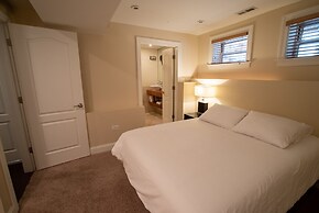 Roscoe Village Guesthouse