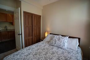 Roscoe Village Guesthouse