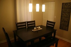 Roscoe Village Guesthouse