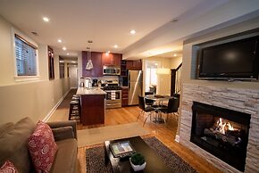 Roscoe Village Guesthouse