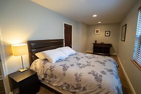 Roscoe Village Guesthouse