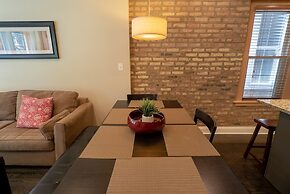 Roscoe Village Guesthouse