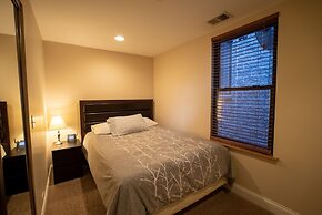 Roscoe Village Guesthouse