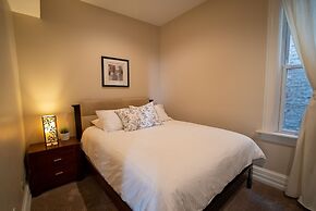 Roscoe Village Guesthouse