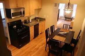 Roscoe Village Guesthouse