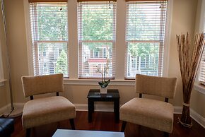 Roscoe Village Guesthouse