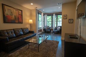 Roscoe Village Guesthouse