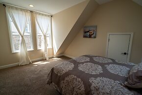 Roscoe Village Guesthouse