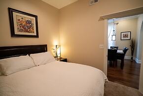 Roscoe Village Guesthouse