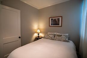 Roscoe Village Guesthouse