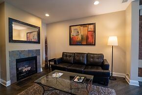 Roscoe Village Guesthouse