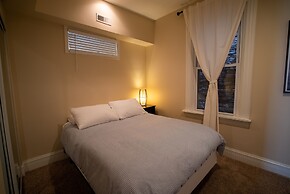 Roscoe Village Guesthouse