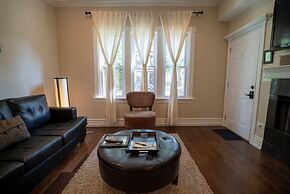 Roscoe Village Guesthouse