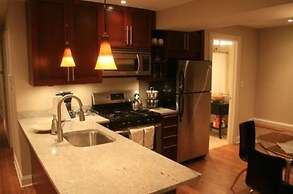 Roscoe Village Guesthouse