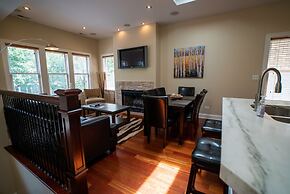 Roscoe Village Guesthouse