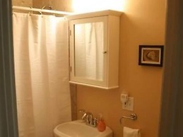 Roscoe Village Guesthouse