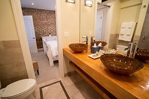 Roscoe Village Guesthouse