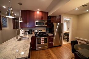 Roscoe Village Guesthouse