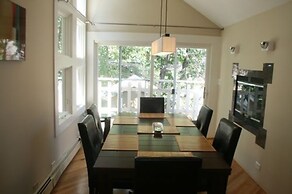 Roscoe Village Guesthouse