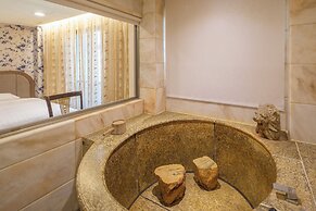 Grand Pleasure Spring Hotel