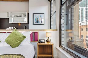 Roomzzz Manchester City