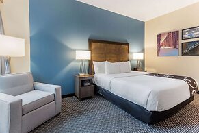 La Quinta Inn & Suites by Wyndham Chicago Downtown