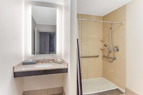 La Quinta Inn & Suites by Wyndham Chicago Downtown