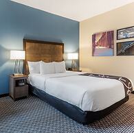 La Quinta Inn & Suites by Wyndham Chicago Downtown