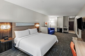 Holiday Inn Express and Suites Henderson by IHG