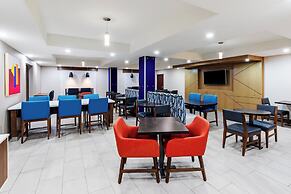 Holiday Inn Express and Suites Henderson by IHG