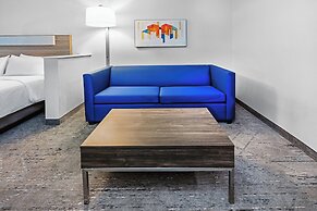 Holiday Inn Express and Suites Henderson by IHG