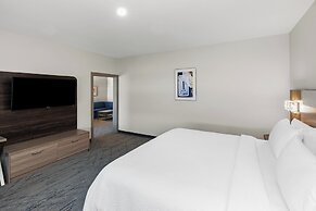 Holiday Inn Express and Suites Henderson by IHG
