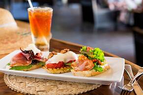 Musket Cove Island Resort & Marina