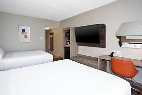 Holiday Inn Express & Suites Kingston Central, an IHG Hotel