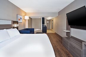 Holiday Inn Express & Suites Kingston Central by IHG