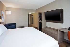 Holiday Inn Express & Suites Kingston Central by IHG