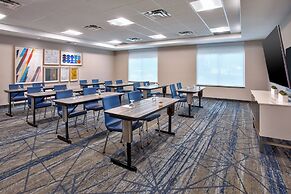 Holiday Inn Express & Suites Kingston Central by IHG