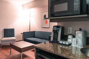Holiday Inn Express & Suites Kingston Central by IHG
