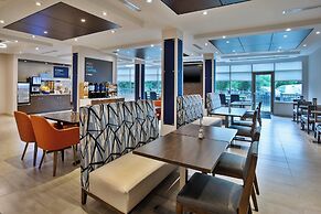 Holiday Inn Express & Suites Kingston Central by IHG