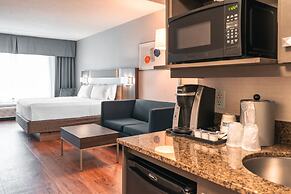 Holiday Inn Express & Suites Kingston Central by IHG
