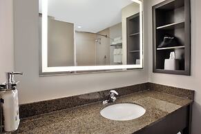 Holiday Inn Express & Suites Kingston Central by IHG