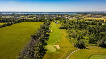 Holiday Inn Express & Suites Kingston Central by IHG