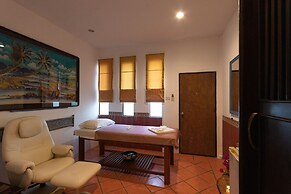 Aochalong Villa Resort & Spa