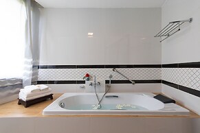 Aochalong Villa Resort & Spa