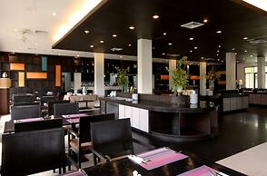 APSARA Beachfront Resort and Villa