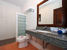 Kamala Beachfront Apartment