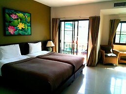 Kamala Beachfront Apartment