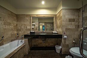 Kamala Beachfront Apartment