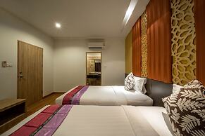 Kamala Beachfront Apartment