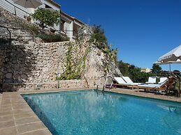 Hospedería Bajo el Cejo